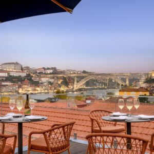 Portugal, Gaia - Forte de Gaia Hotel, 3 nuits en Chambre Deluxe King vue rivière , Petits-déjeuners inclus pour 2 personnes