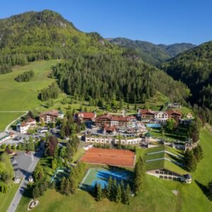 Autriche, Erpfendorf - Der Lärchenhof, 4 nuits en Junior Suite , Demi-pension inclu pour 2 personnes (hors boissons)