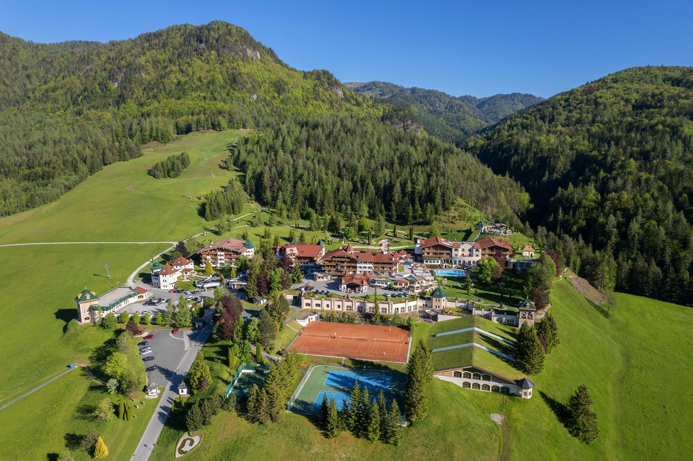 Autriche, Erpfendorf - Der Lärchenhof, 4 nuits en Junior Suite , Demi-pension inclu pour 2 personnes (hors boissons)