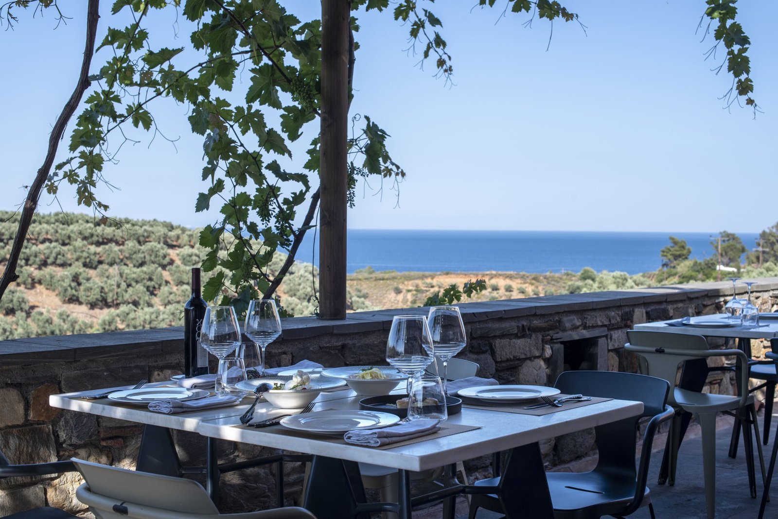 Grèce, Agios Stefanos - Kinsterna , 4 nuits en Suite Kinsterna , Petits-déjeuners inclus pour 2 personnes