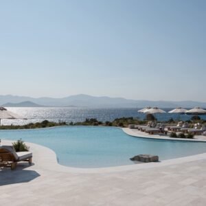 Grèce, Paros - Vione Paros, 2 nuits en Junior Suite vue mer, piscine privée , Petits-déjeuners inclus pour 2 personnes