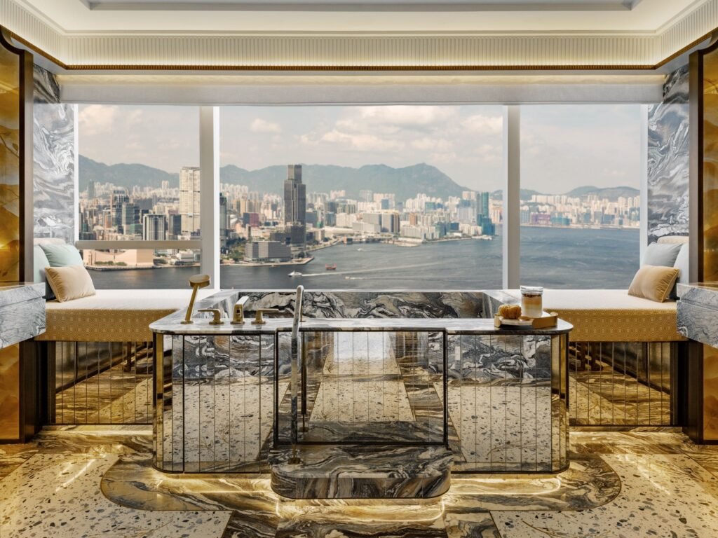 Chine, Hong Kong – Island Shangri-La, Hong Kong, 3 nuits en Horizon Harbour View, petits-déjeuners inclus pour 2.